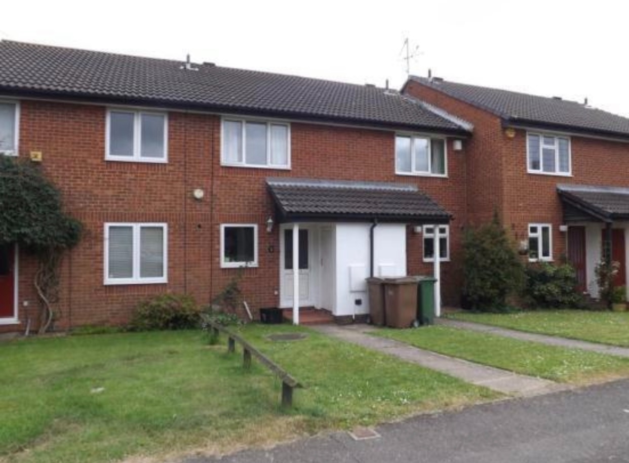 Luton 2 Bed Terraced House, Bushmead Road, LU2 To Rent Now for £
