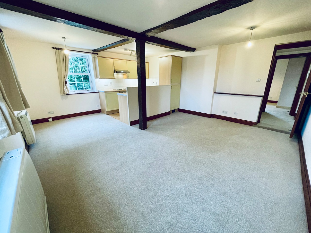 Shepperton 1 Bed Flat, Charlton Road, TW17 To Rent Now for £1,300.