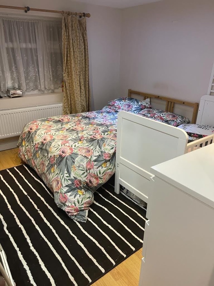 London Room in a Shared Flat, Whetstone, N20 To Rent Now for £800.
