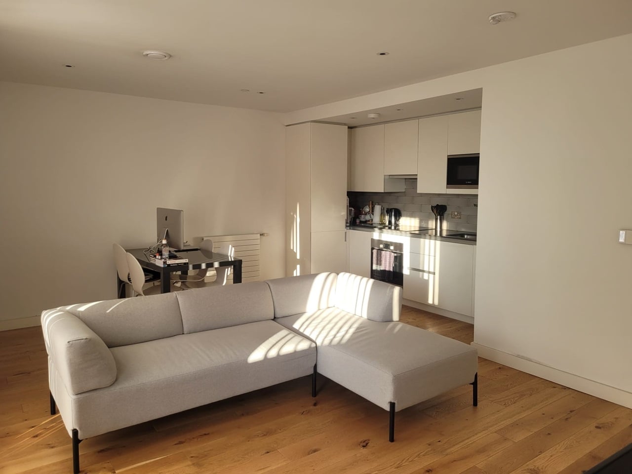 Picture of Canning Town - 1 Bed Flat, Maud Street, E16 - To Rent Now for £1,800.00 p/m