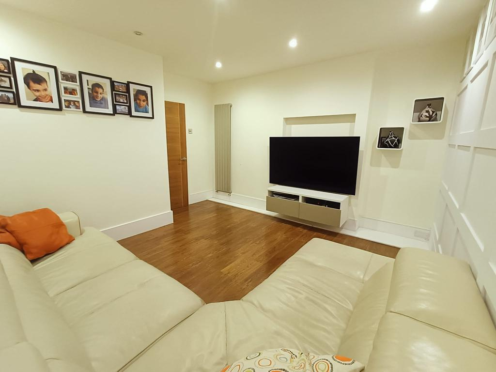 Ruislip 3 Bed SemiDetached House, Priors Gardens, HA4 To Rent Now for £2,400.00 p/m