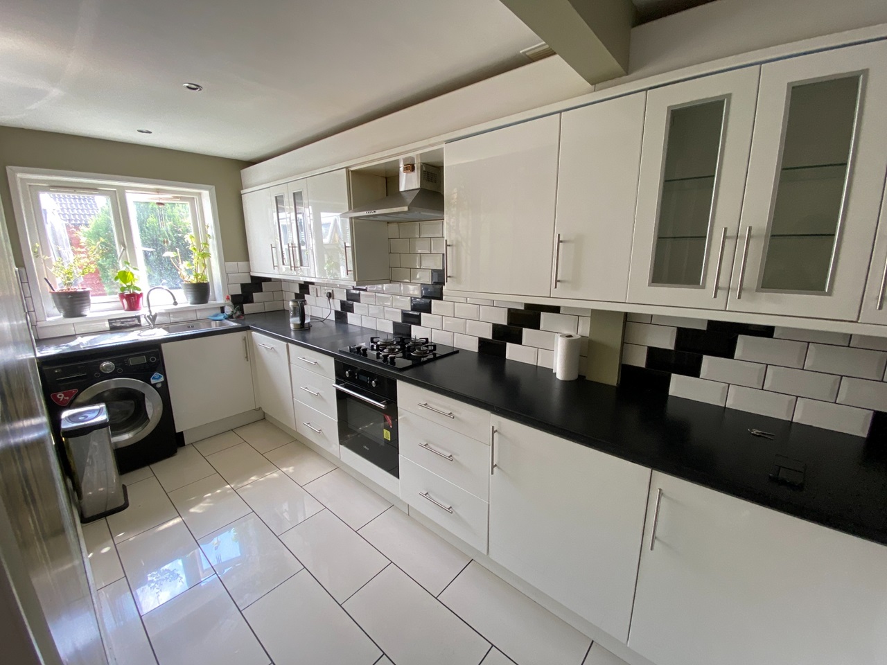 Slough 3 Bed Terraced House, Holmedale, SL2 To Rent Now for £1,800.