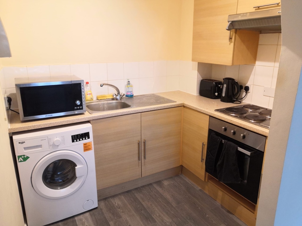 High 1 Bed Flat, Whitelands Road, HP12 To Rent Now for £985