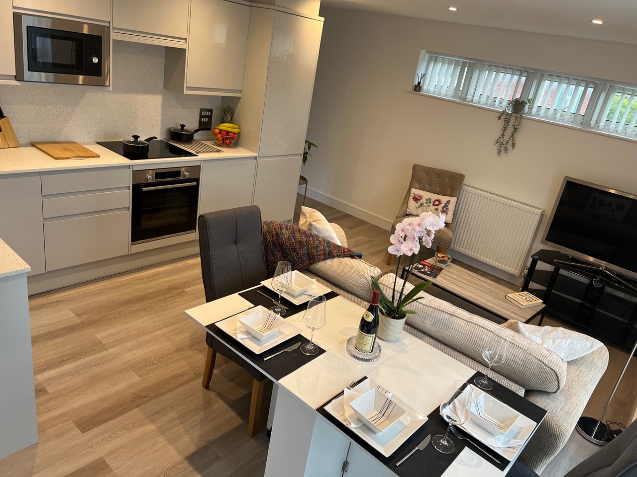 Windsor 2 Bed Flat, Datchet, SL3 To Rent Now for £1,690.00 p/m