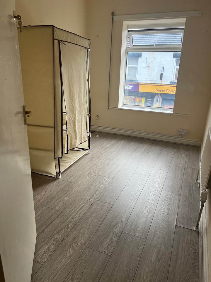 Barnsley 4 Bed Terraced House, Dodworth Road, S70 To Rent Now for £