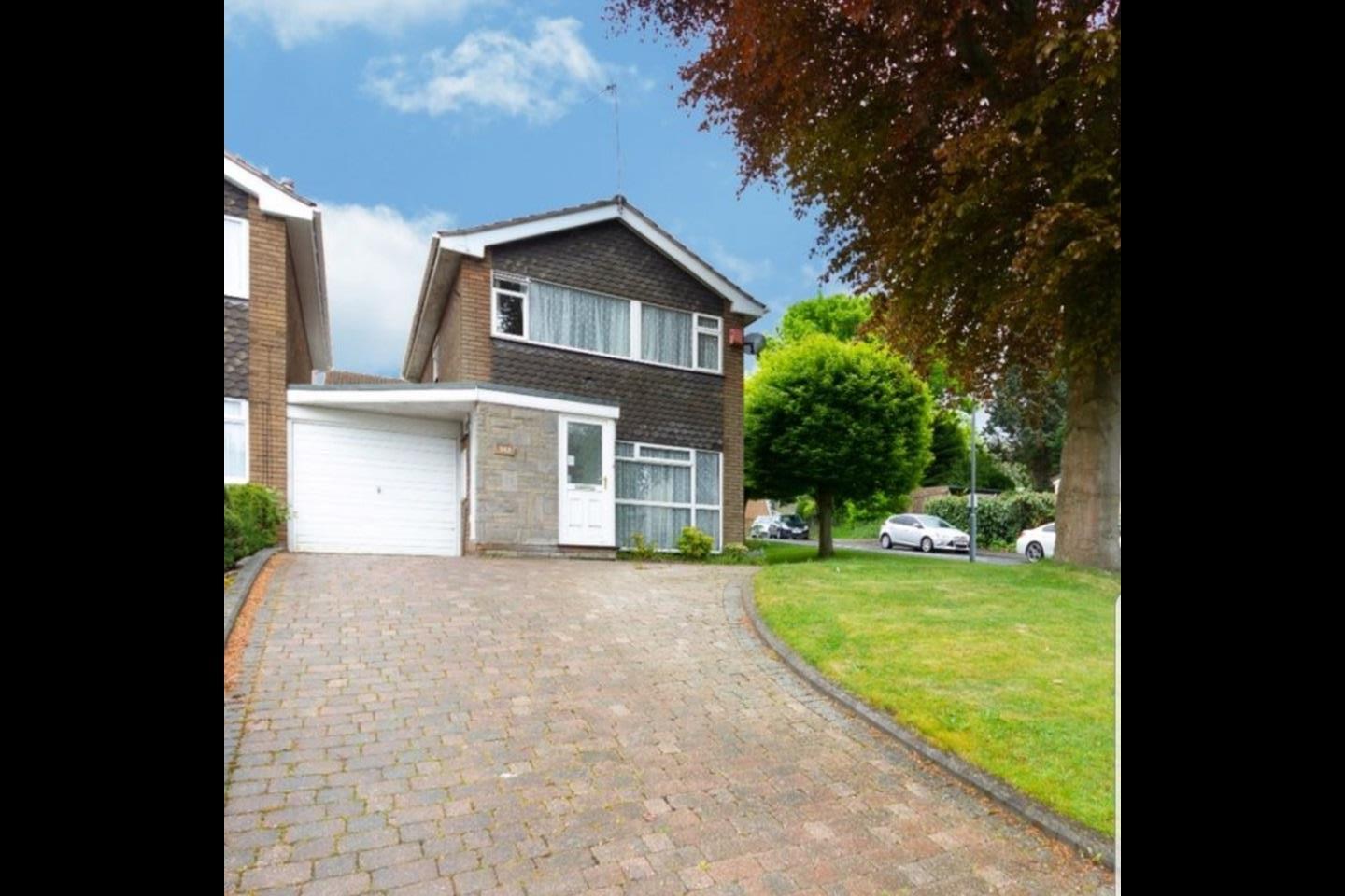 Oldbury 3 Bed Detached House, Moat Road, B68 To Rent Now for £1,400