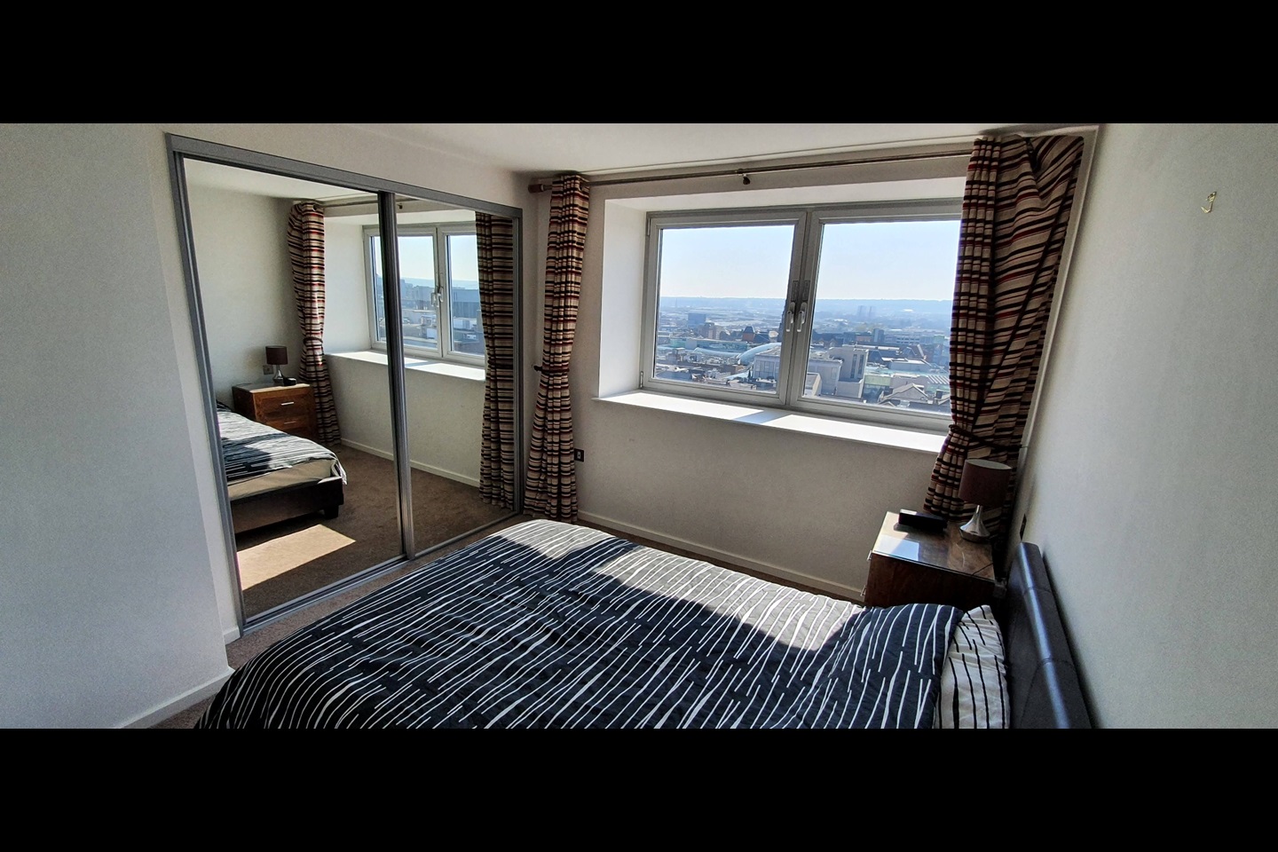 Leeds 1 Bed Flat, Basilica, LS1 To Rent Now for £950.00 p/m