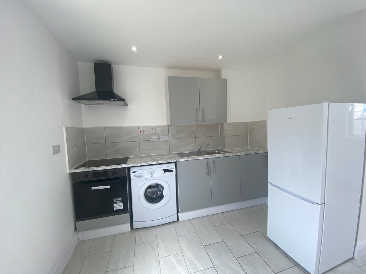 Streatham Studio Flat, Norbury, SW16 To Rent Now for £1,350.00 p/m