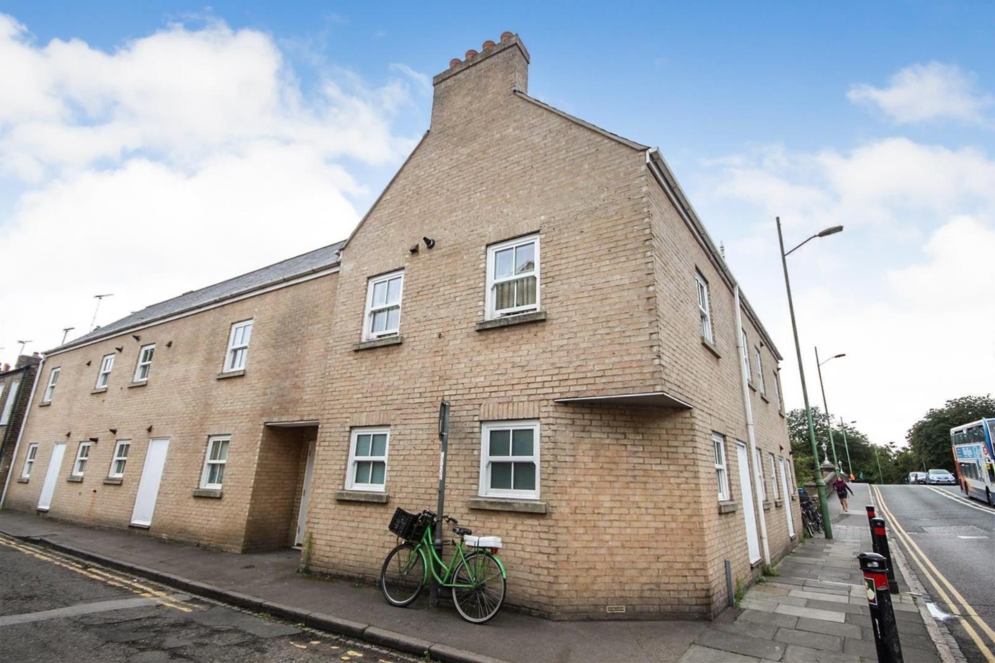 1 Bed Flat, Victoria Avenue, CB4