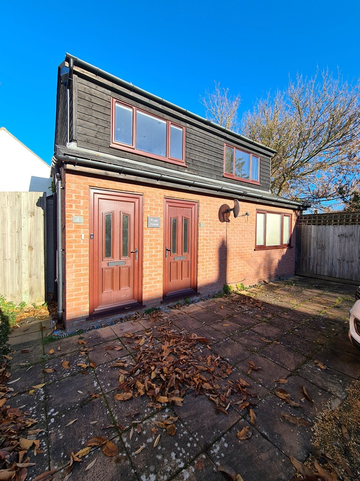 Buckden, St. Neots 2 Bed Flat, Pride House, PE19 To Rent Now for £