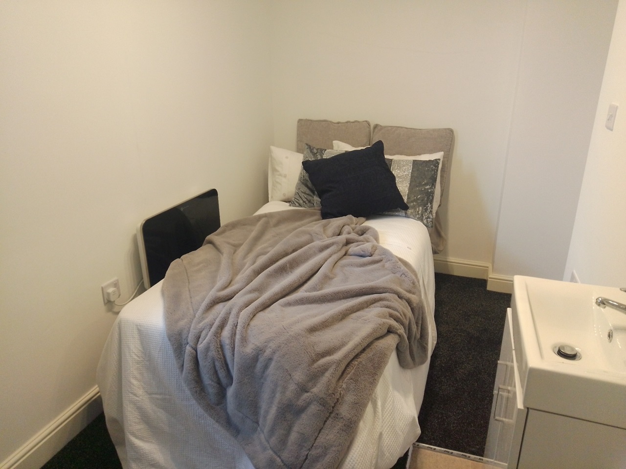 Worksop Room in a Shared House, Watson Road, S80 To Rent Now for £325.00 p/m