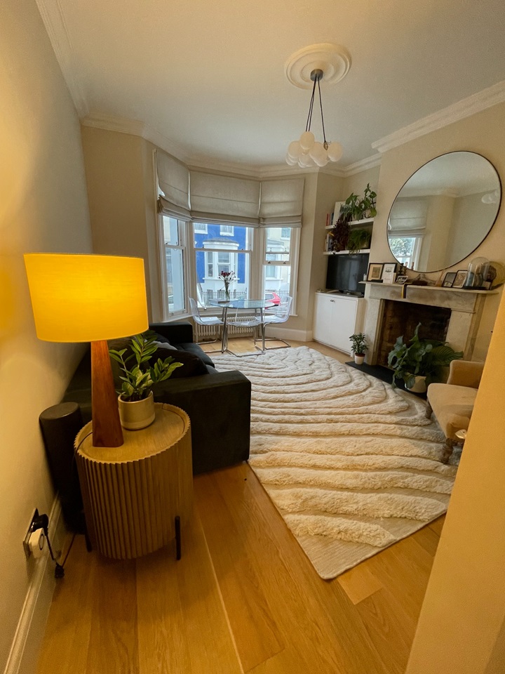 London 1 Bed Flat, Halford Road, SW6 To Rent Now for £2,000.00 p/m
