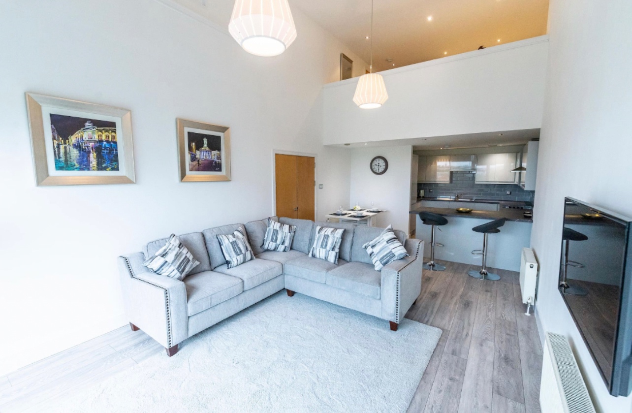 Glasgow 3 Bed Flat, Carnoustie Street, G5 To Rent Now for £1,950.00 p/m