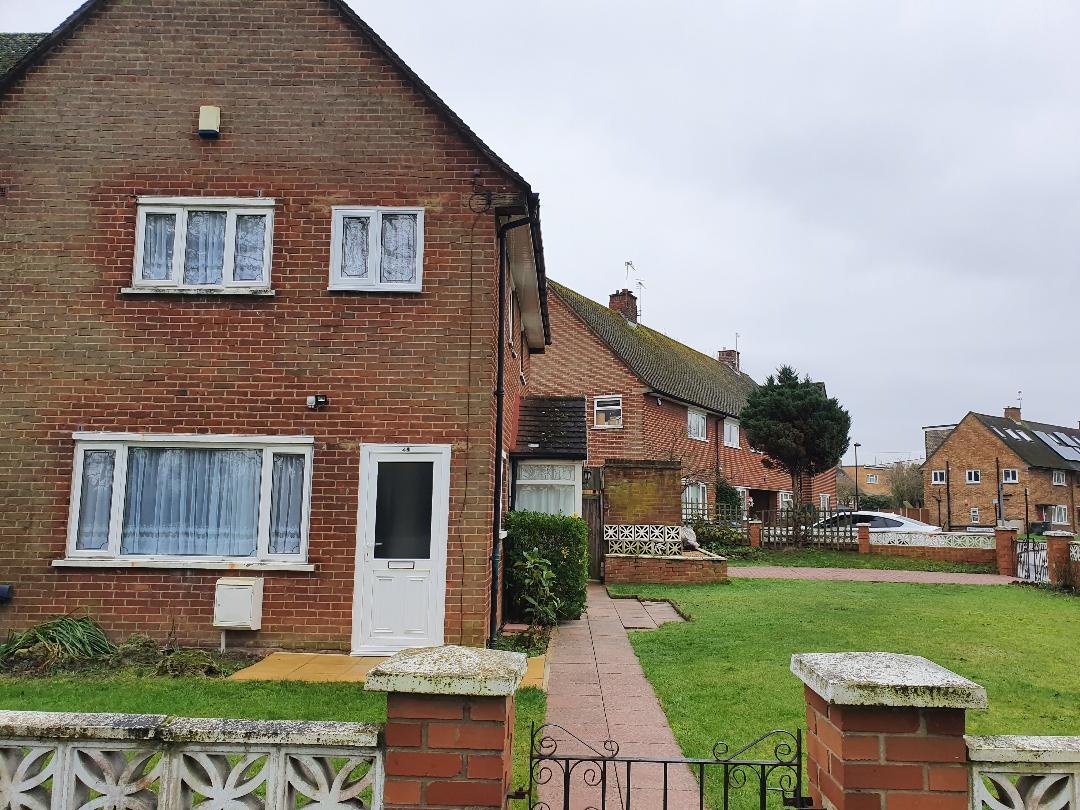 Enfield 3 Bed SemiDetached House, Cedar Road, EN2 To Rent Now for