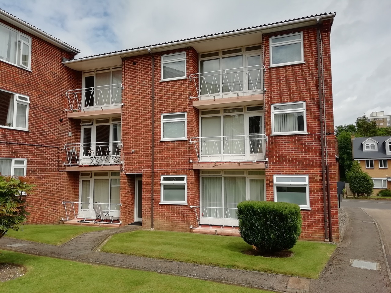 Sutton Studio Flat, Redruth House, SM2 To Rent Now for £1,150.00 p/m