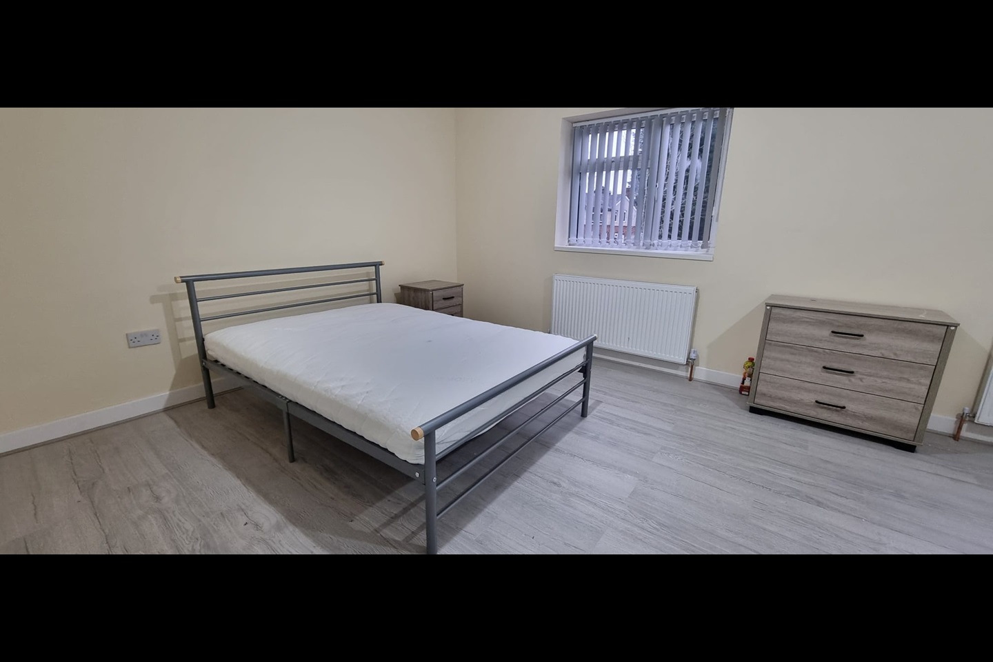 Tipton Room in a Shared House, Park Lane West, DY4 To Rent Now for