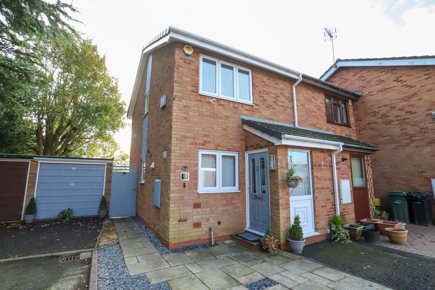 Halesowen 2 Bed SemiDetached House, Hoosen Close, B62 To Rent Now