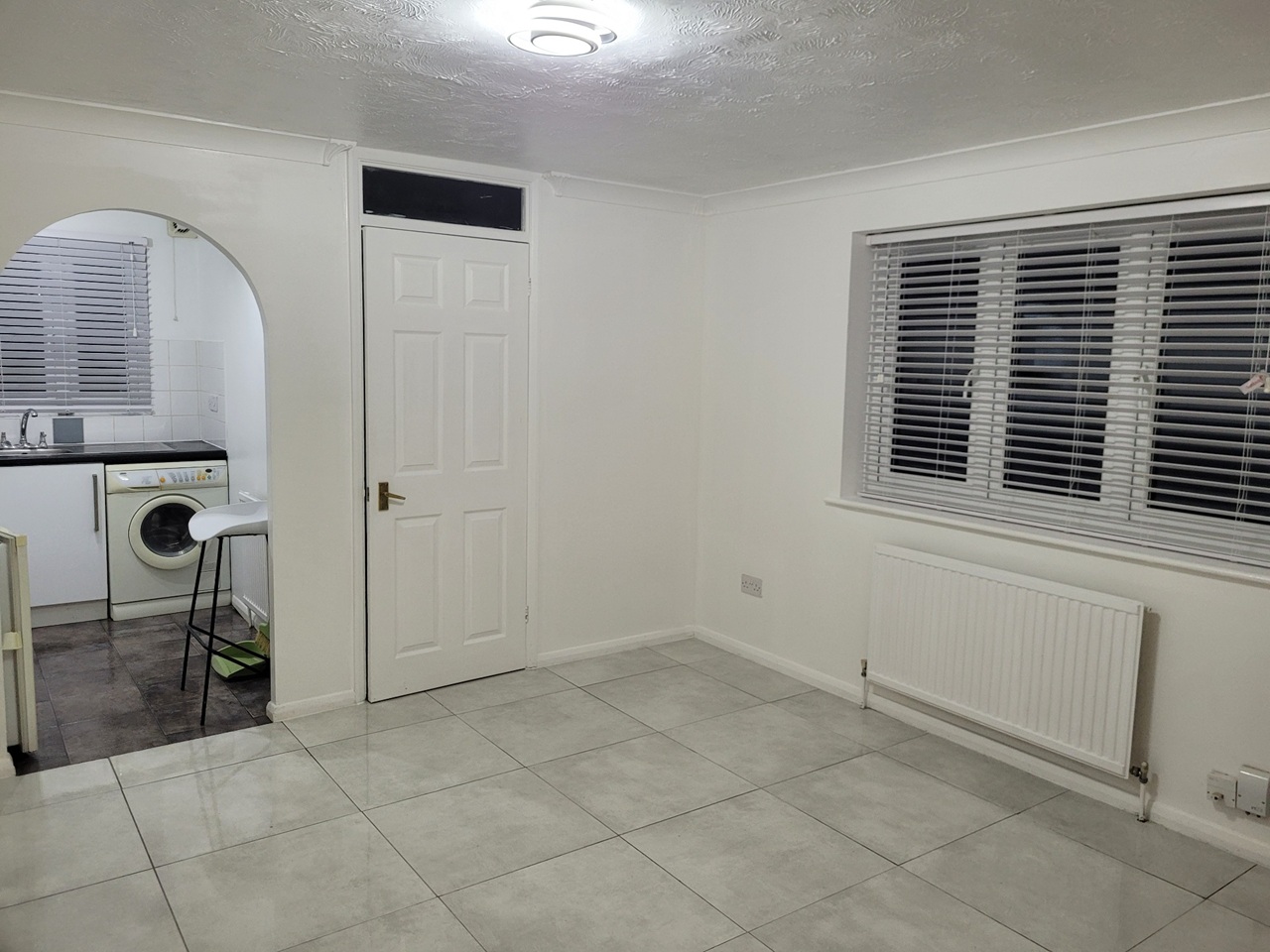 Cheshunt - 1 Bed Flat, Victoria Close, EN8 - To Rent Now for £1,200.00 p/m