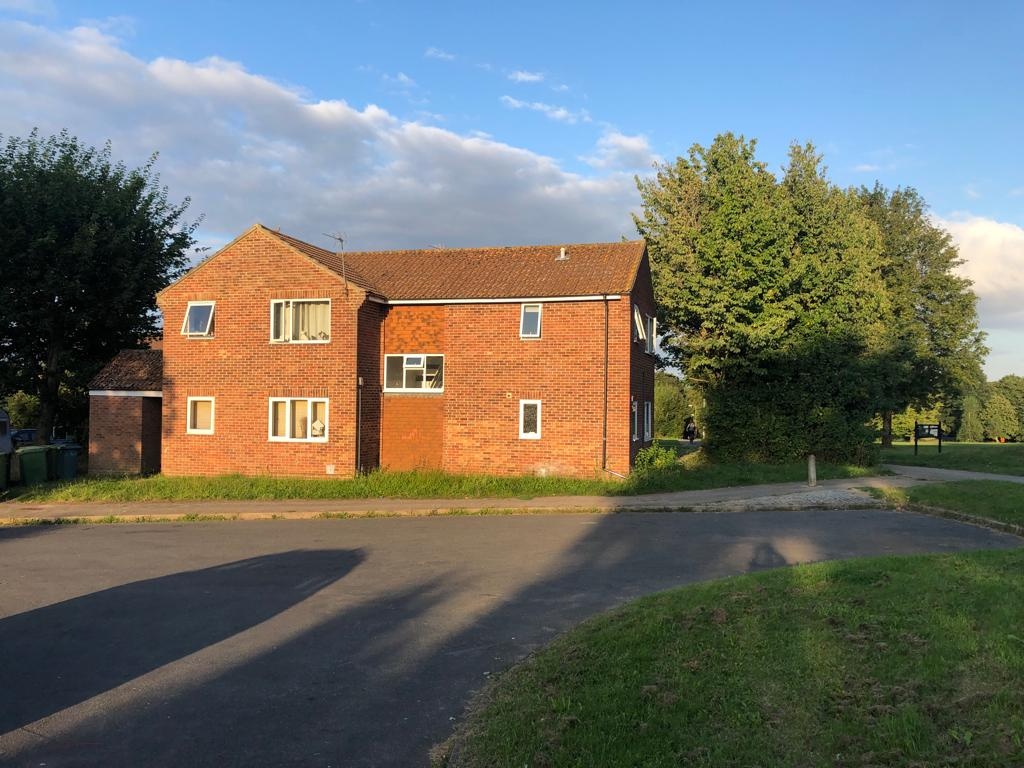 Basingstoke Studio Flat, Tewkesbury Close, RG24 To Rent Now for £