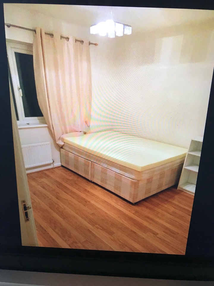 Ruislip Room in a Shared House, Springfield Gardens, HA4 To Rent