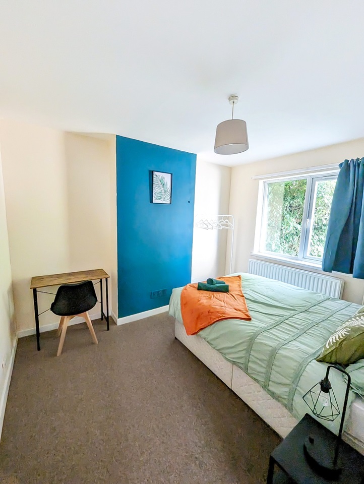 Oxford Room in a Shared House, Cowley Road, OX4 To Rent Now for £