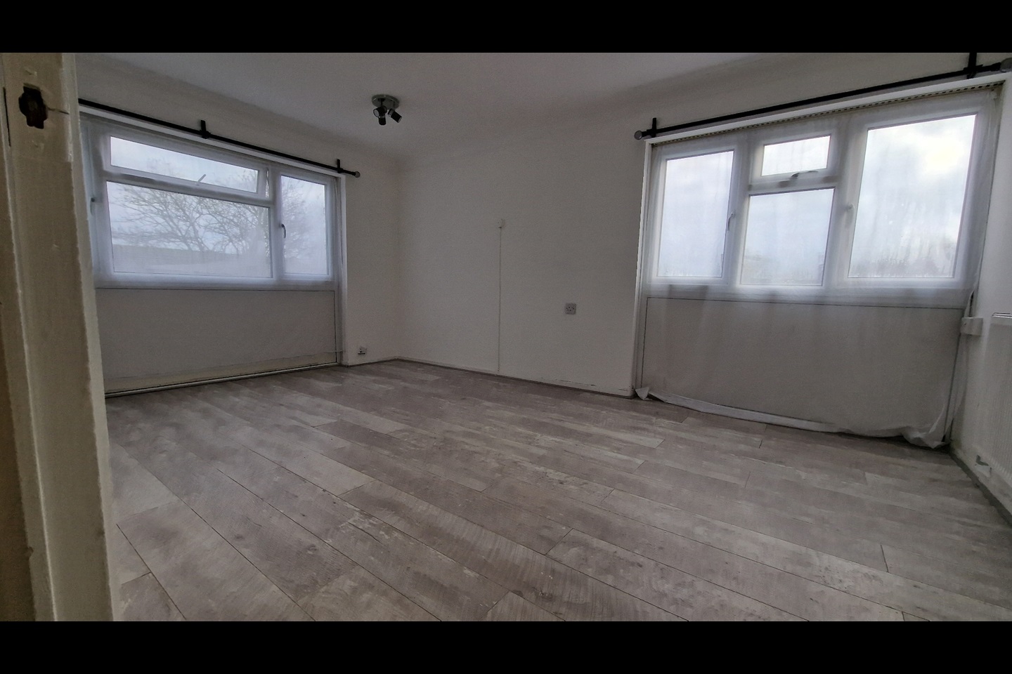 Basildon 1 Bed Flat, Sandon Road, SS14 To Rent Now for £1,100.00 p/m