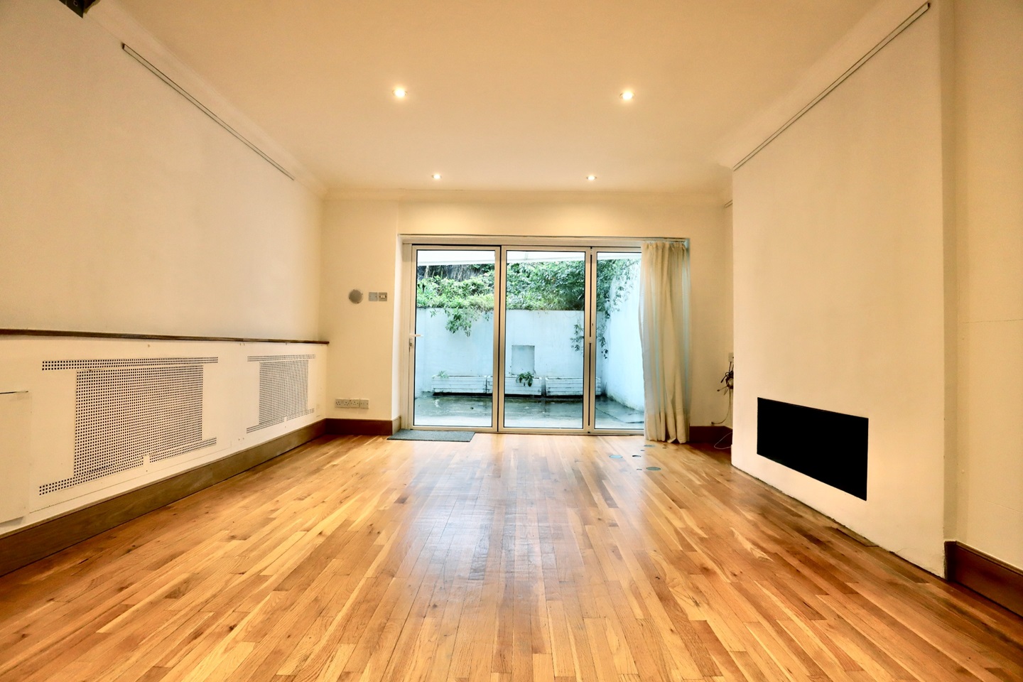 London 2 Bed Flat, Darnley Road, E9 To Rent Now for £2,699.00 p/m