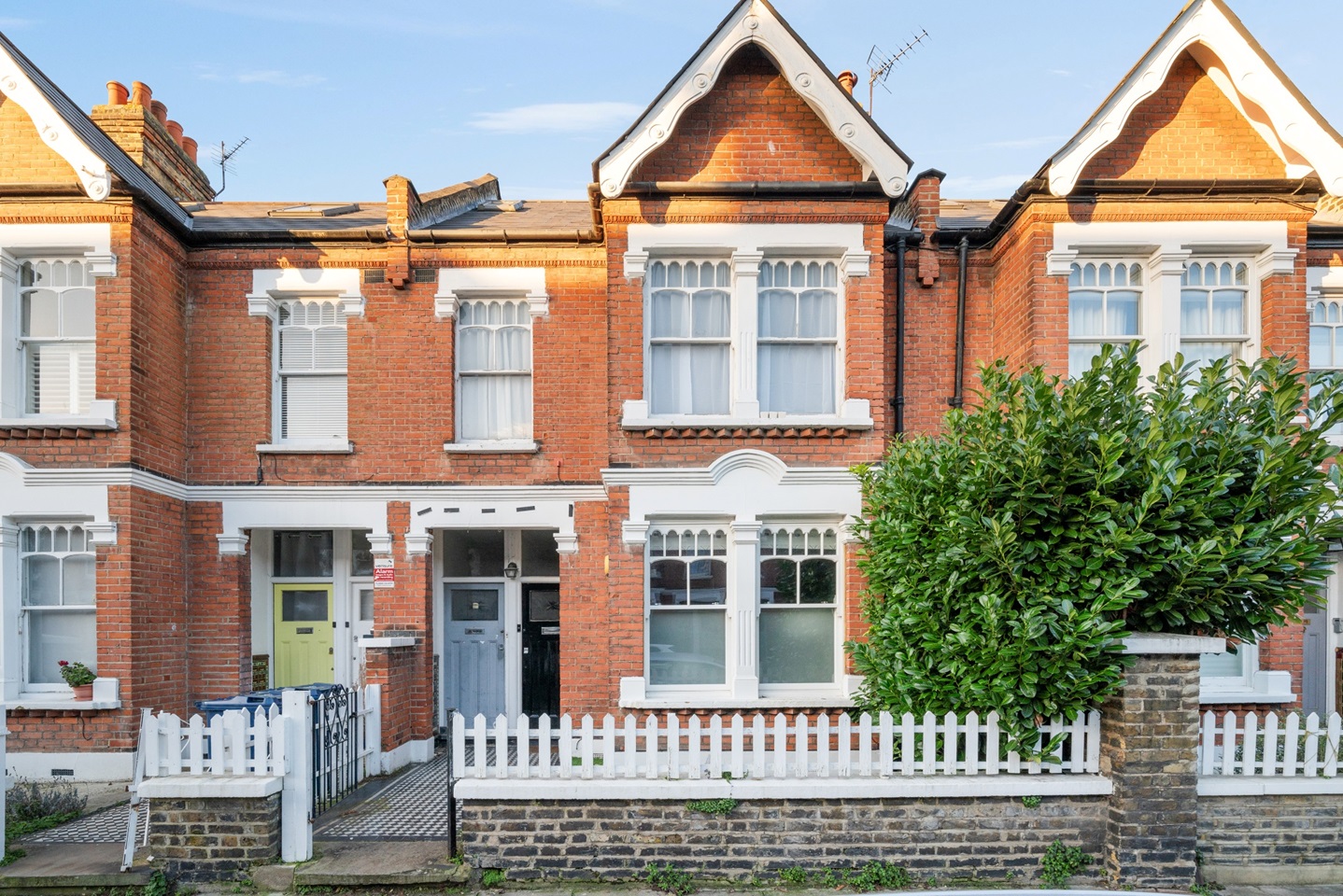 London 3 Bed Terraced House, Jeddo Road, W12 To Rent Now for £2,950