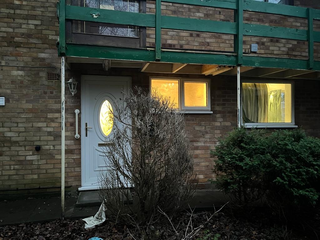 Coventry 2 Bed Woodcraft Close, CV4 To Rent Now for £