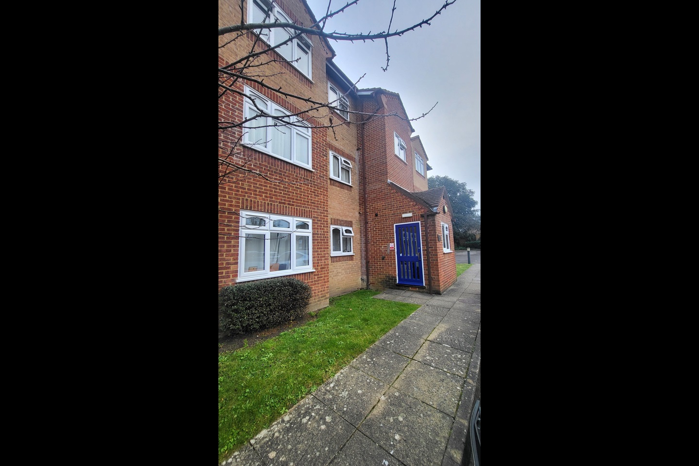 Maidenhead Studio Flat, Corfe Place, SL6 To Rent Now for £1,000.00 p/m