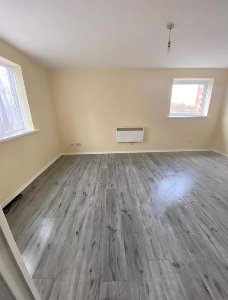 Barking 2 Bed Flat, Gurney Close, IG11 To Rent Now for £1,700.00 p/m