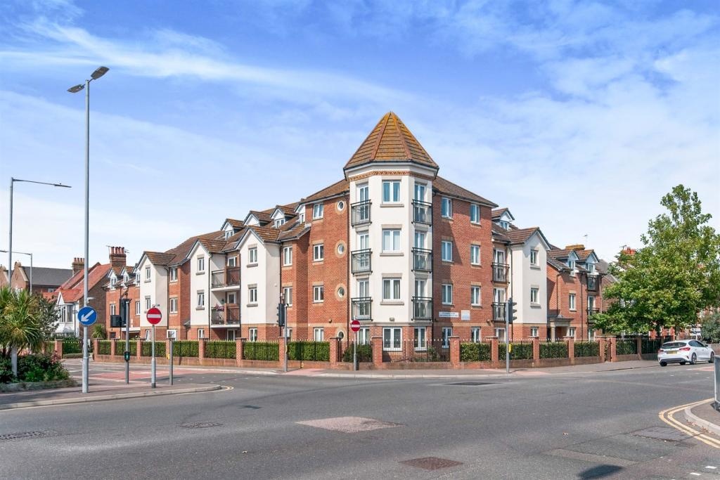 Eastbourne 1 Bed Flat, St. Aidans Court, BN22 To Rent Now for £975.