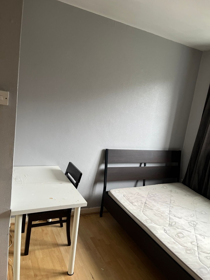 London Room in a Shared Flat, Thornaby House, E2 To Rent Now for £