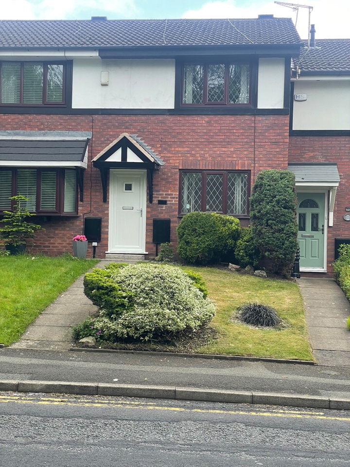Westhoughton, Bolton 2 Bed Terraced House, Hindley Road, BL5 To