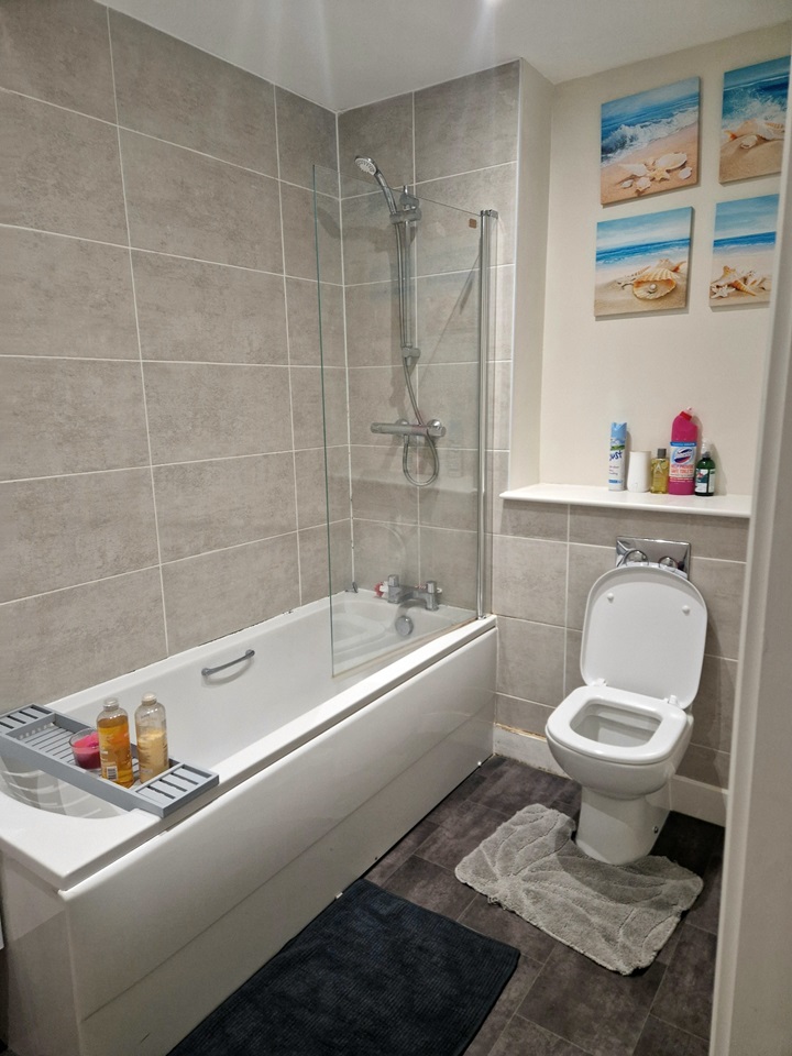 Corby 2 Bed Flat, Station Road, NN17 To Rent Now for £950.00 p/m