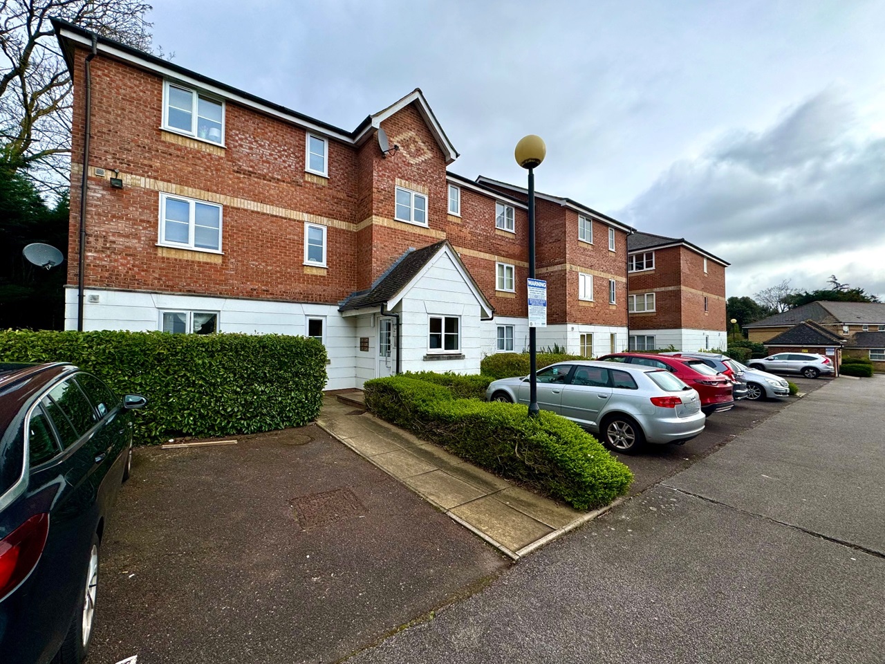 London 2 Bed Flat, Leigh Hunt Drive, N14 To Rent Now for £1,875.00 p/m