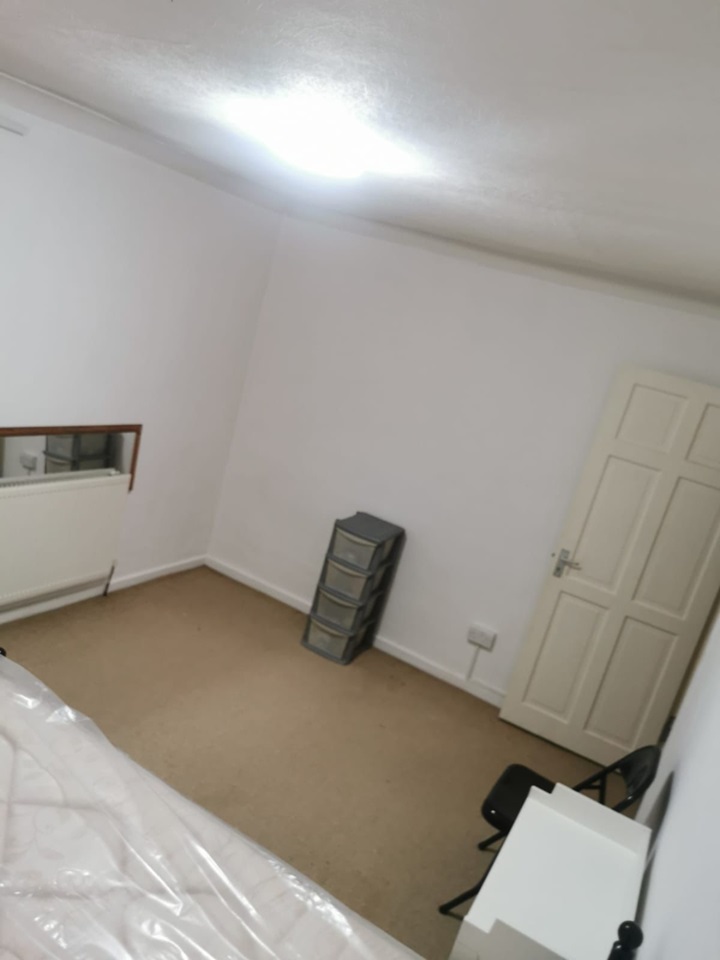 Walthamstow Room in a Shared House, Mount Pleasant, E17 To Rent Now