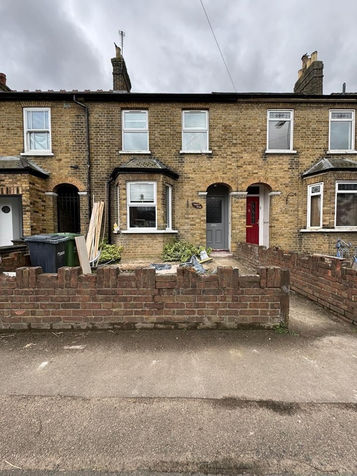 Cheshunt, Waltham Cross 4 Bed Terraced House, Longfield Lane, EN7