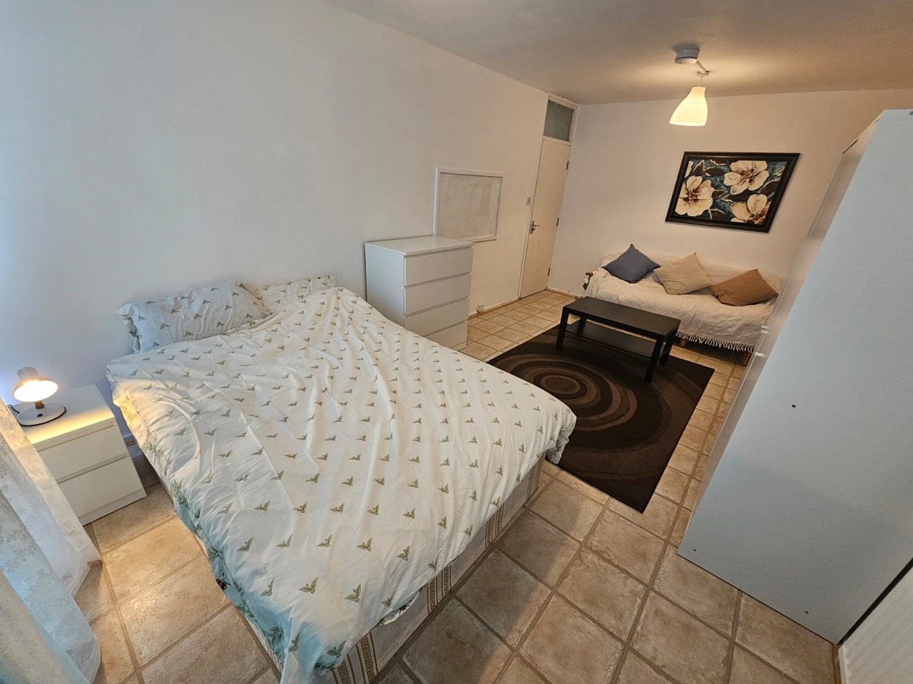 London Room in a Shared Flat, Glasgow House, W9 To Rent Now for £