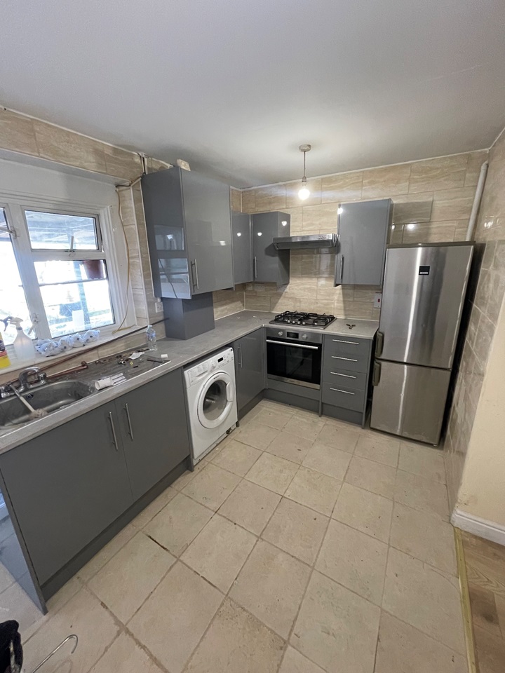 Slough 2 Bed Bungalow, Shaggy Calf Lane, SL2 To Rent Now for £1,600