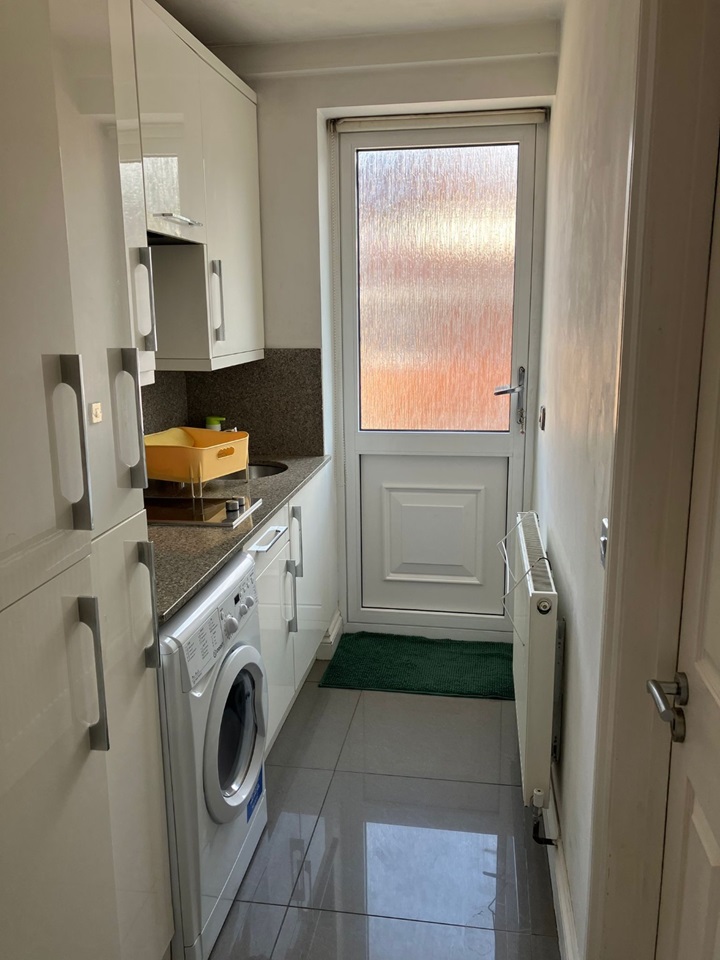 Wembley Room in a Shared House, Chaplin Road, HA0 To Rent Now for £