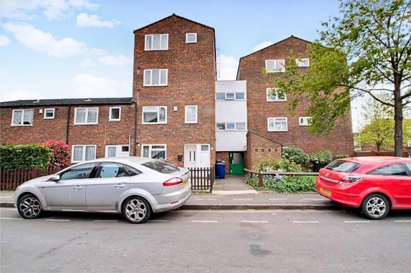 Northolt 3 Bed Flat, Union Road, UB5 To Rent Now for £1,900.00 p/m