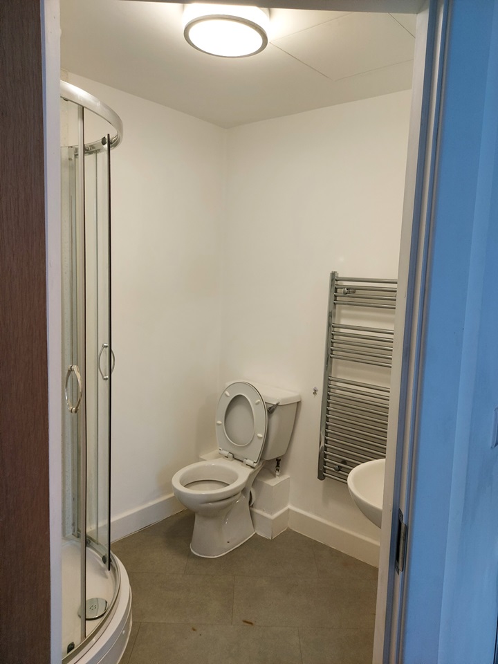 Preston Studio Flat, Garstang Road, PR1 To Rent Now for £700.00 p/m