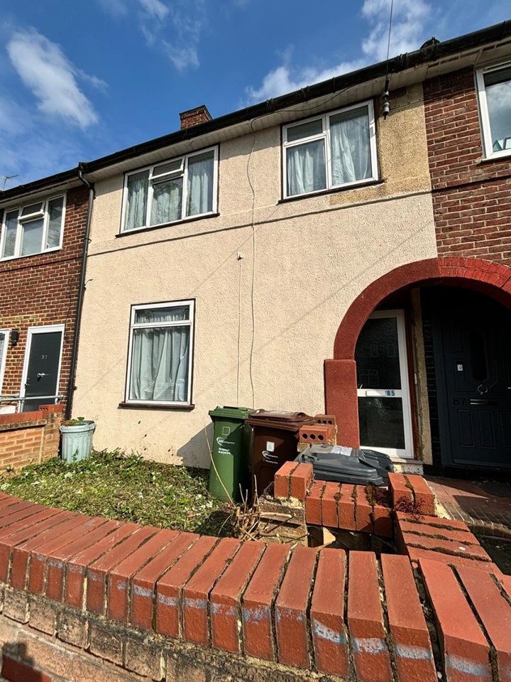 Dagenham 3 Bed Terraced House, Dagenham Avenue, RM9 To Rent Now for