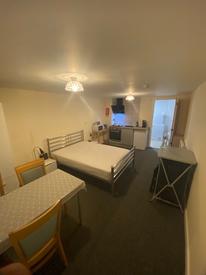 Cambridge Studio Flat, Norton Close, CB5 To Rent Now for £1,150.00 p/m