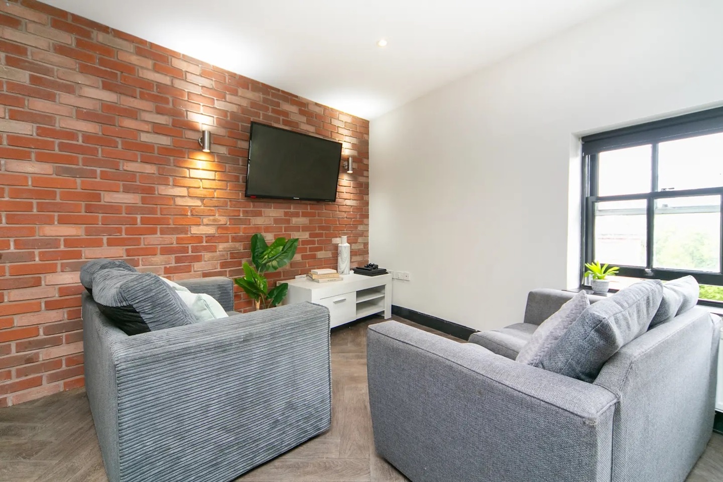 4 Bed Flat, Great Newton Street, L3