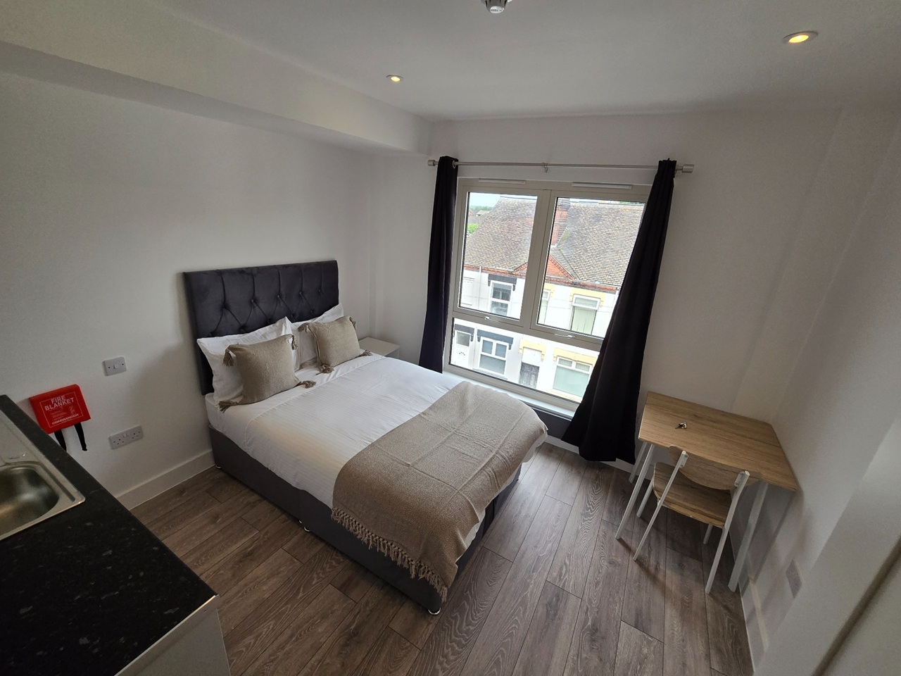 Stoke-On-Trent - Studio Flat, Upper Hillchurch Street, ST1 - To Rent ...