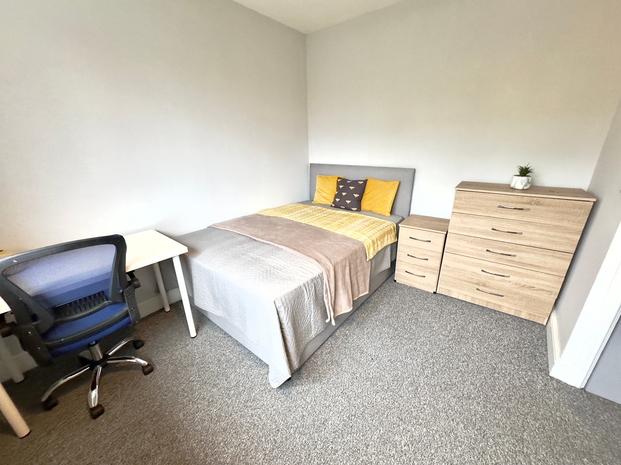 Room in a Shared House, Lilac Grove, NG9