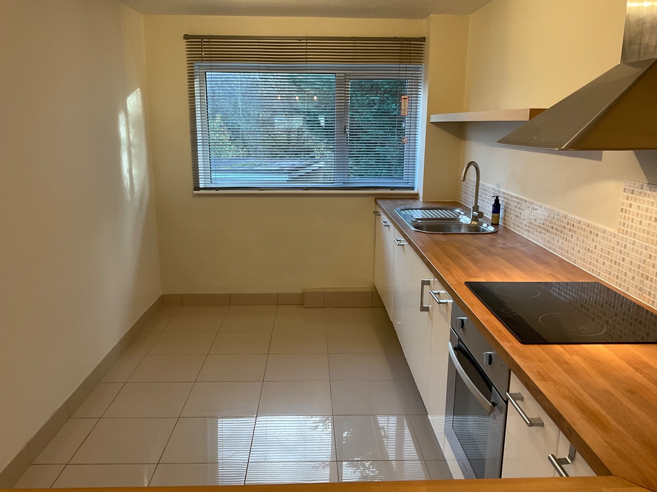 2 Bed Flat, Charlton Mead Drive, BS10