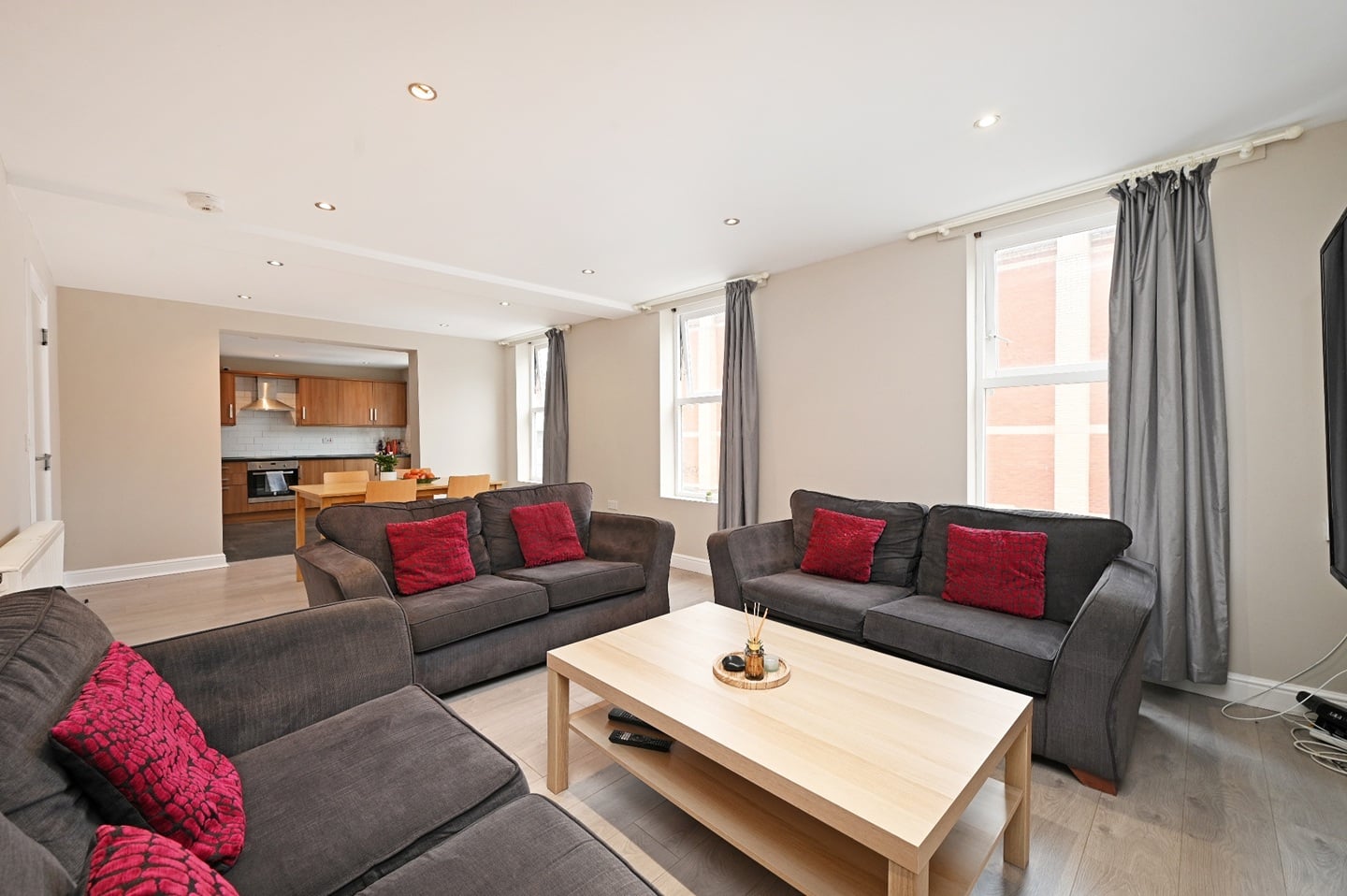 6 Bed Flat, Cemetery Road, S11